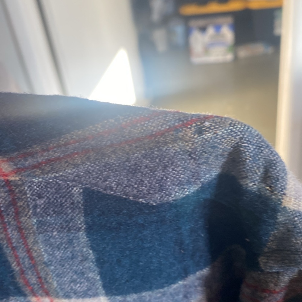 Pendleton men’s small button up - Picture 8 of 9